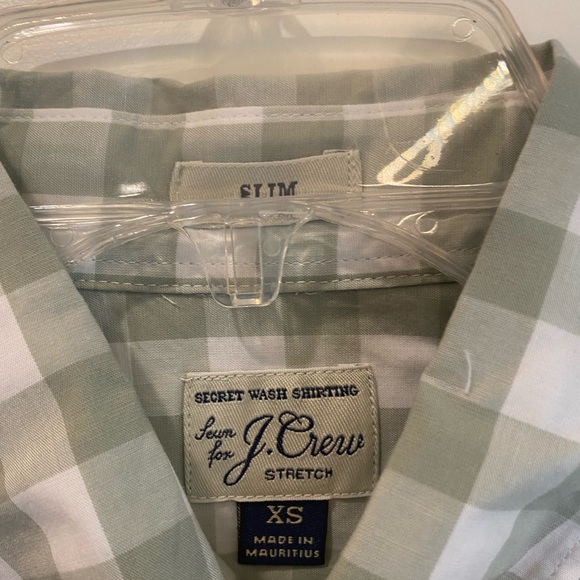 J.crew button up shirt. Size XS slim fit. Light green gingham pattern. - Picture 1 of 3